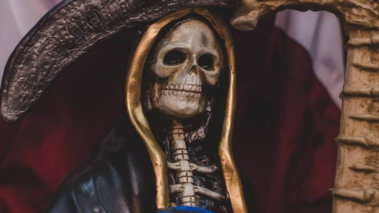 Estatua de la Santa Muerte