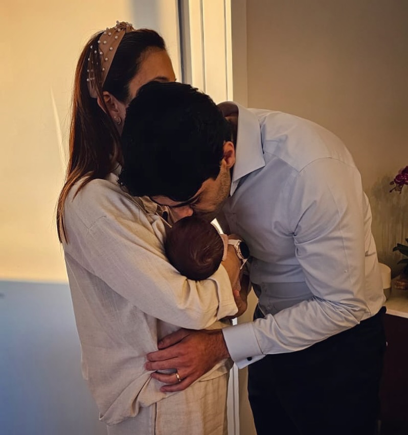Maity Interiano y Anuar