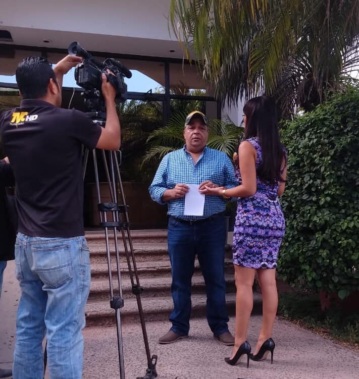 Claudia Almendares – reportera de noticieros Hoy Mismo. Foto FB @ClaudiaAlmendares