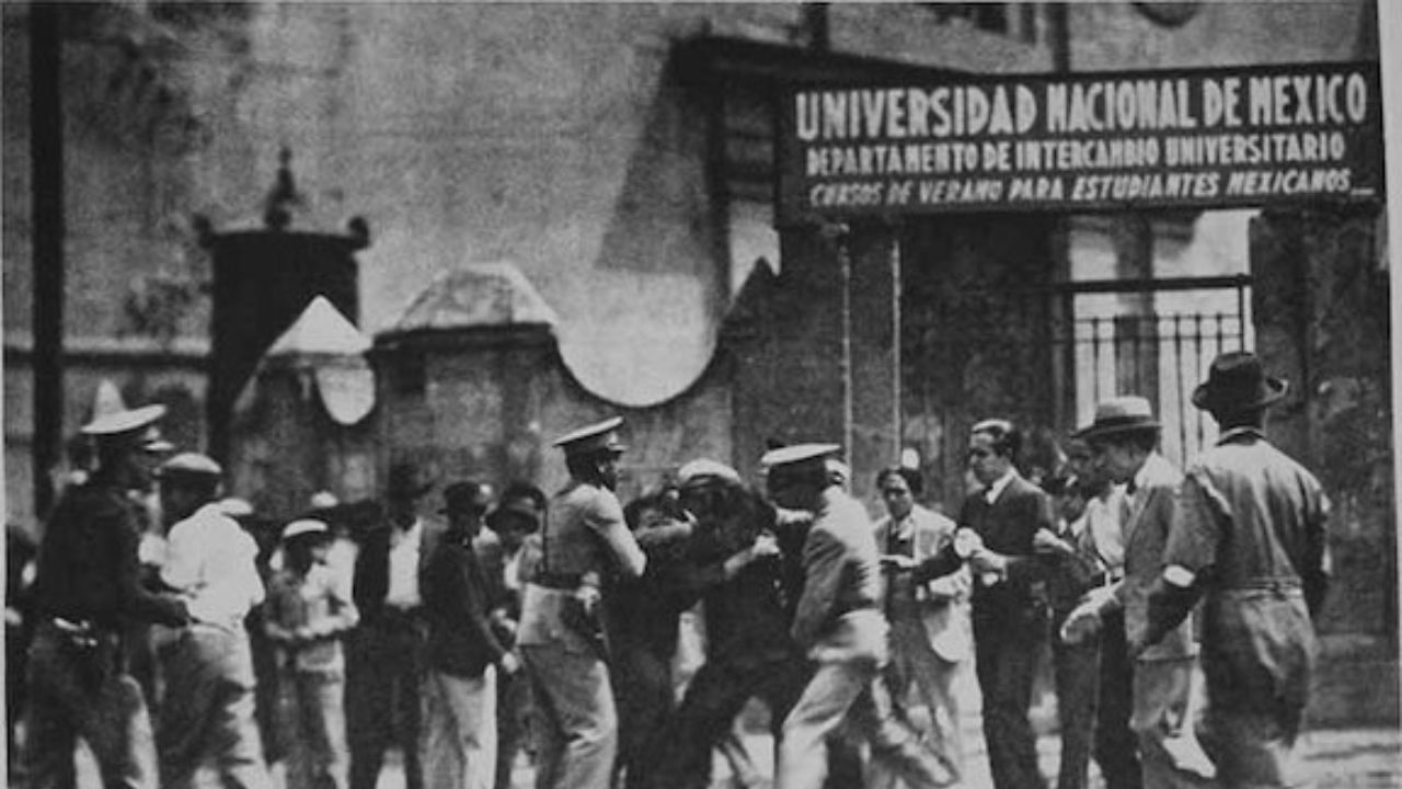 Huelga por el dia del estudiante en México.