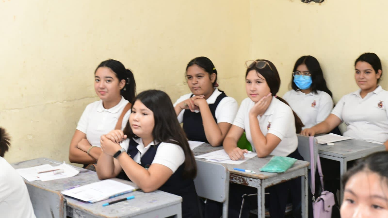 Estudiantes en clases