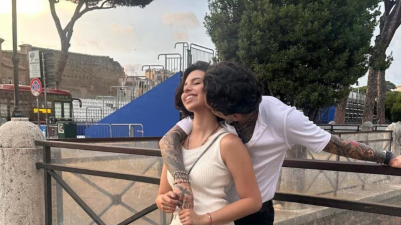 Imagen de Ángela Aguilar luce nuevo anillo, ¿Se comprometió con Nodal?