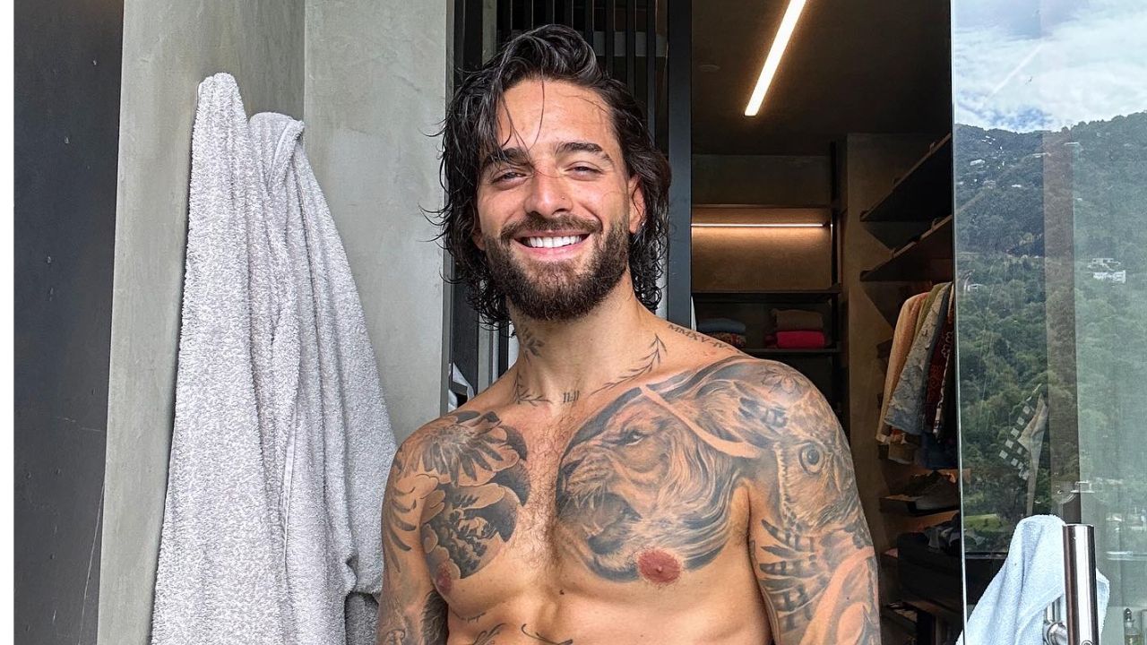 Imagen de Maluma sube la temperatura posando semidesnudo en toalla