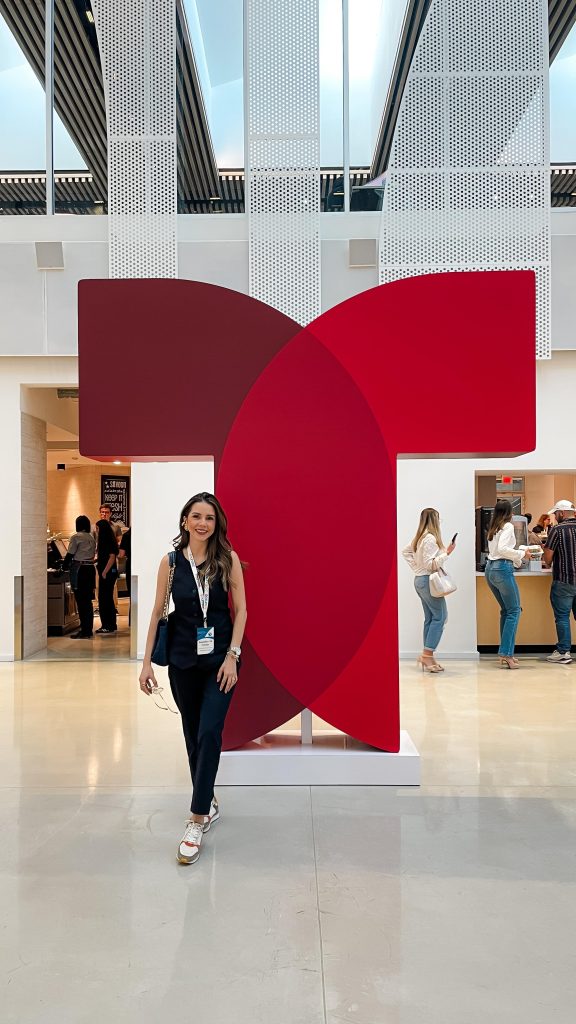 Jennifer Girón vive una experiencia única en Telemundo