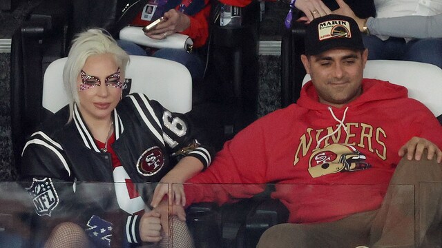 Lady Gaga y Michael Polansky viendo la Super Bowl el 11 de febrero en Las Vega