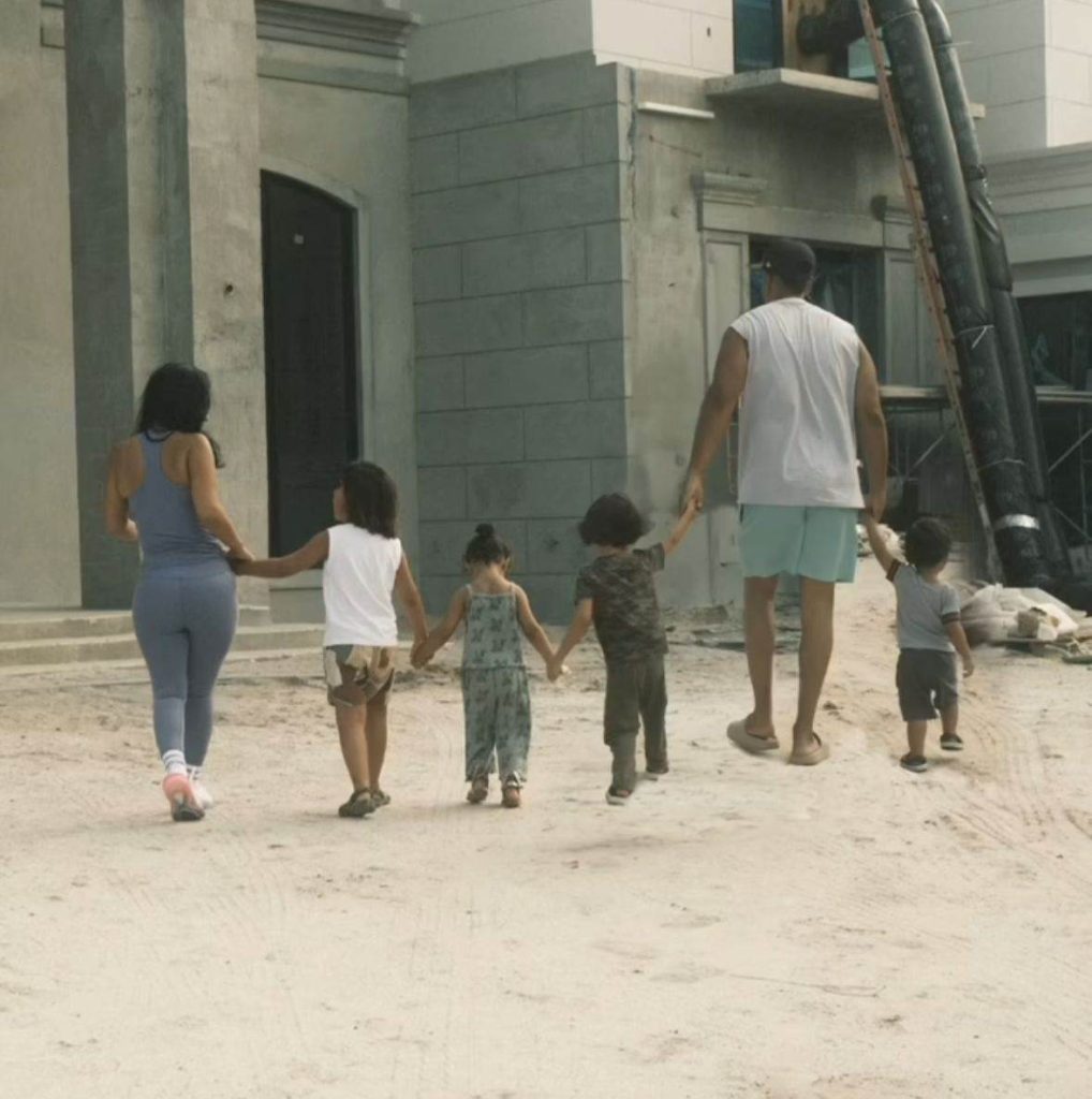 Romeo Santos celebra 43 años con fotografías inéditas y la sorpresa de tener cinco hijos