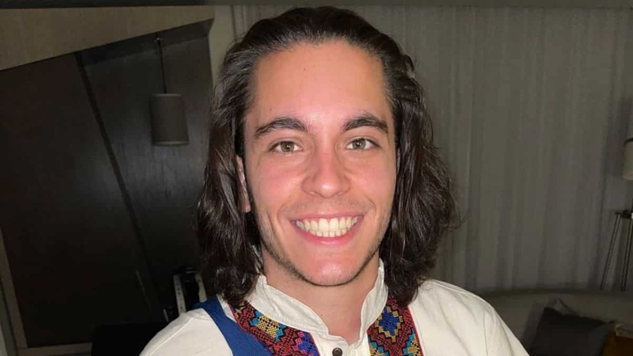 Imagen Principal de Nota: Carlos Eduardo Espina luce su transformación; así luce el tiktoker