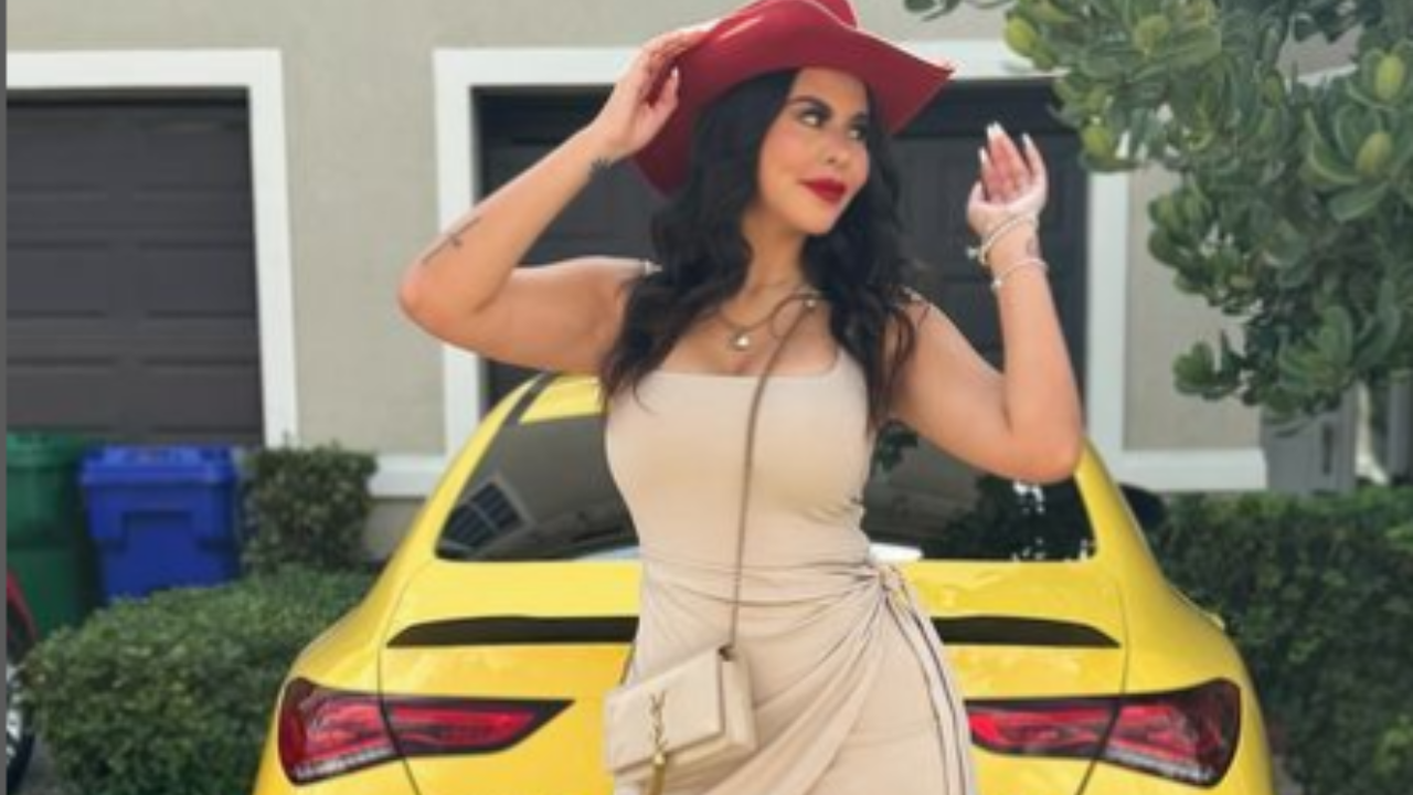 Imagen Principal de Nota: Lipstickfables rompe en llanto en su programa en vivo ¿qué pasó?