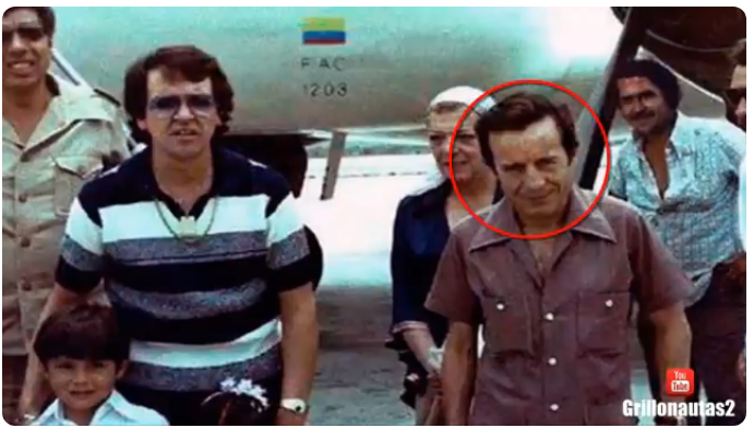 Foto de Chespirito con Pablo Escobar circula en las redes sociales