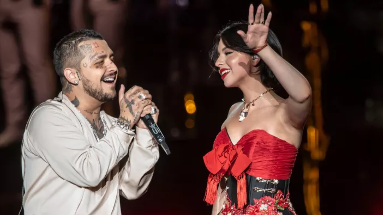 Imagen Principal de Nota: Christian Nodal y Ángela Aguilar reaparecen en un concierto y hacen algo inédito