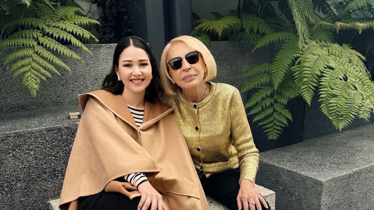 Imagen de Jennifer Aplícano posa junto a Laura Bozzo