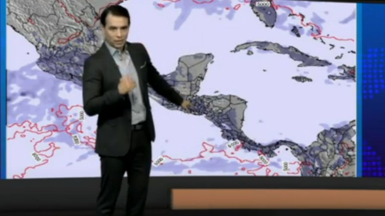 Imagen Principal de Nota: Lluvias se intensificarán por ingreso de onda tropical, anuncia César Quintanilla