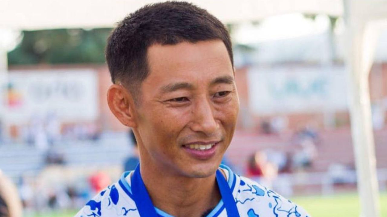 Imagen Principal de Nota: Shin Fujiyama auxilia a un migrante hondureño en carretera ¿Estaba herido?