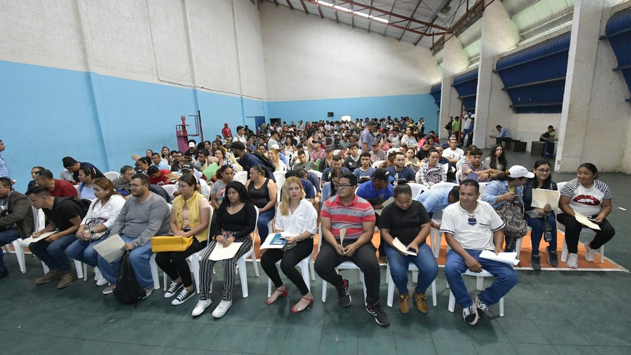 Imagen Principal de Nota: ¡Última oportunidad! Hoy cierra la inscripción para que hondureños  postulen para un empleo  en Estados Unidos