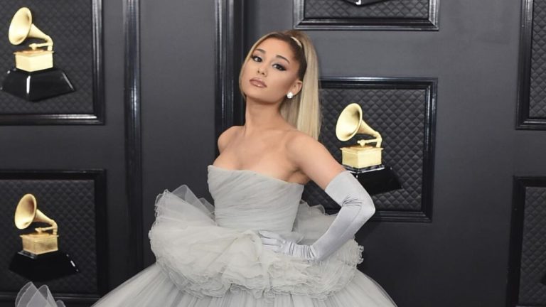 Imagen Principal de Nota: Ariana Grande revela si se ha hecho cirugías estéticas