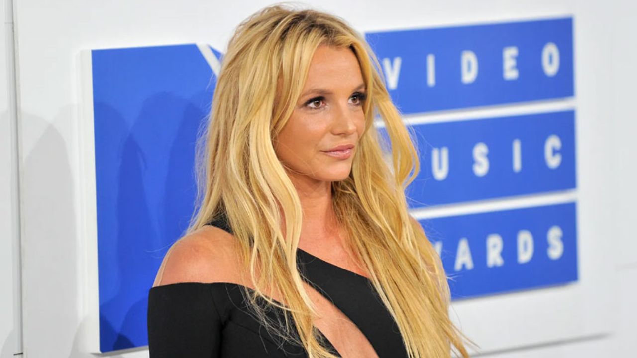 Imagen Principal de Nota: ¿Britney Spears se casó con ella misma? Así lo anunció