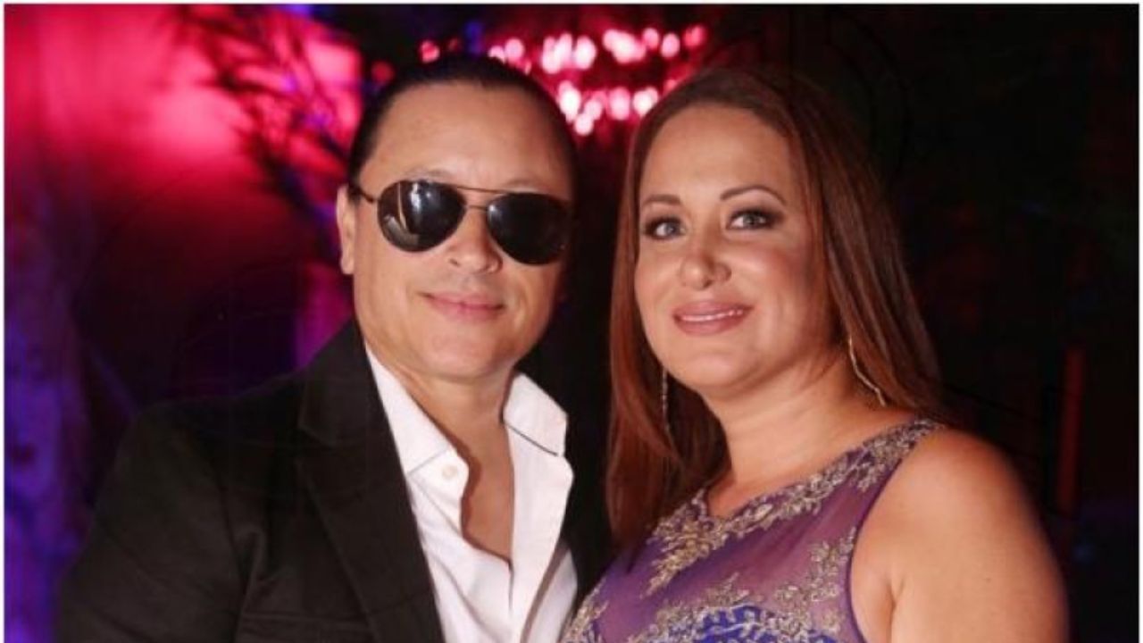 Imagen Principal de Nota: Elvis Crespo se divorcia después de 15 años de matrimonio