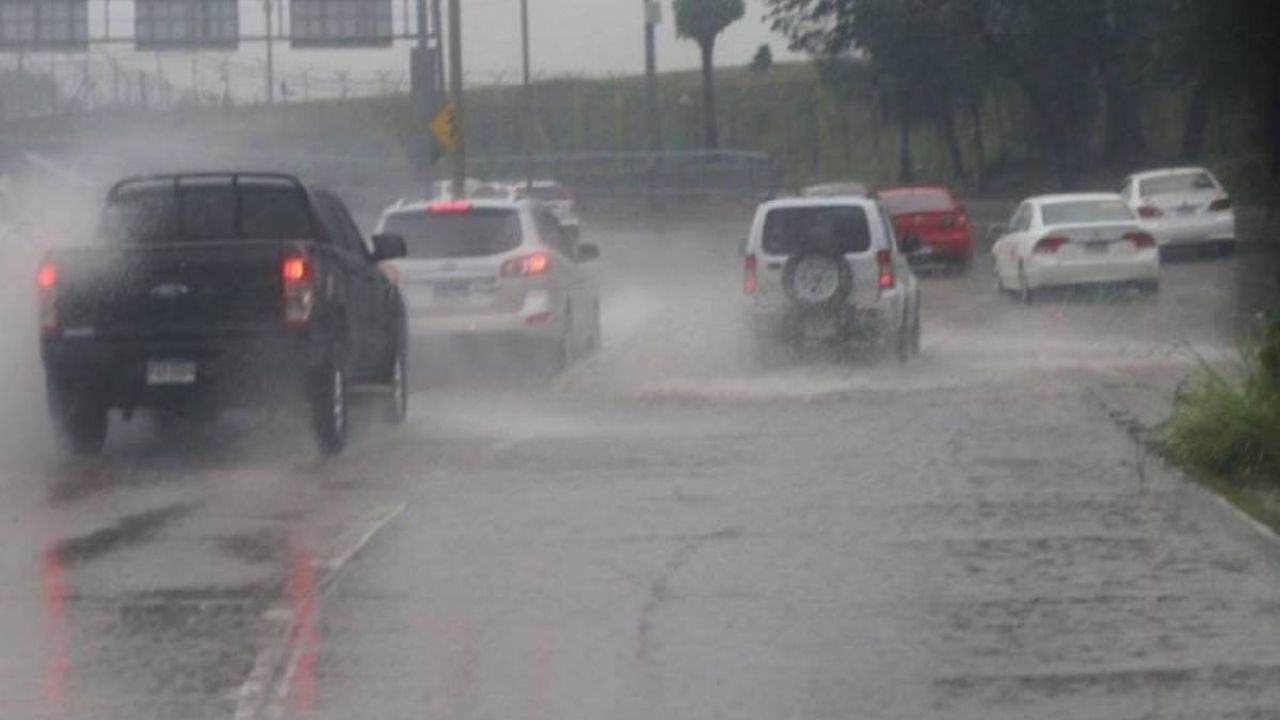 Imagen Principal de Nota: Lluvias y tormentas eléctricas afectarán el territorio nacional este viernes