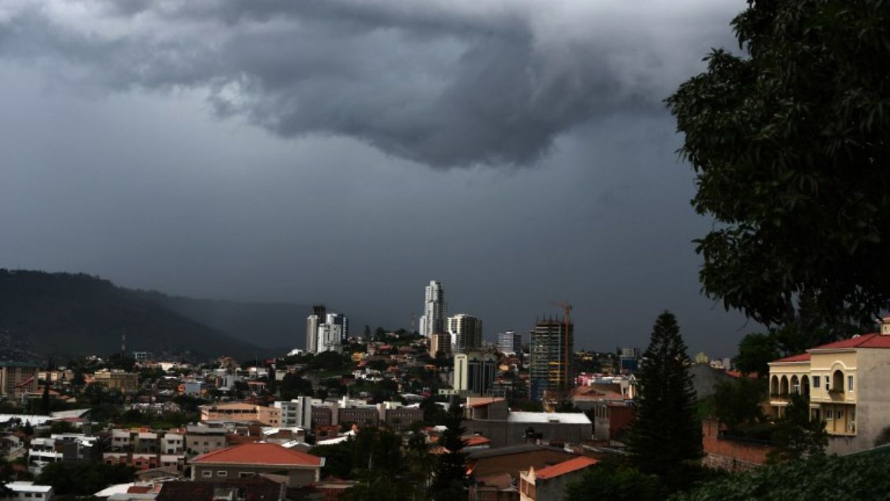 Imagen Principal de Nota: Tarde lluviosa en parte de Honduras ante el posible ingreso de una onda tropical