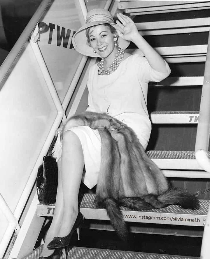 Silvia Pinal viaje