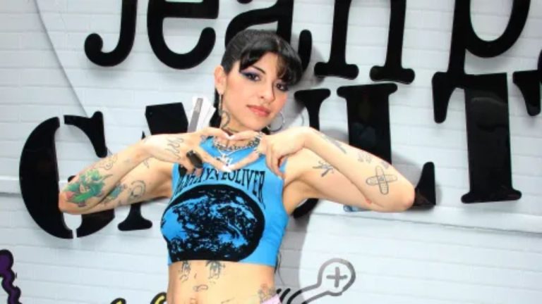 Imagen Principal de Nota: Esto cuesta la lujosa falda de Cazzu