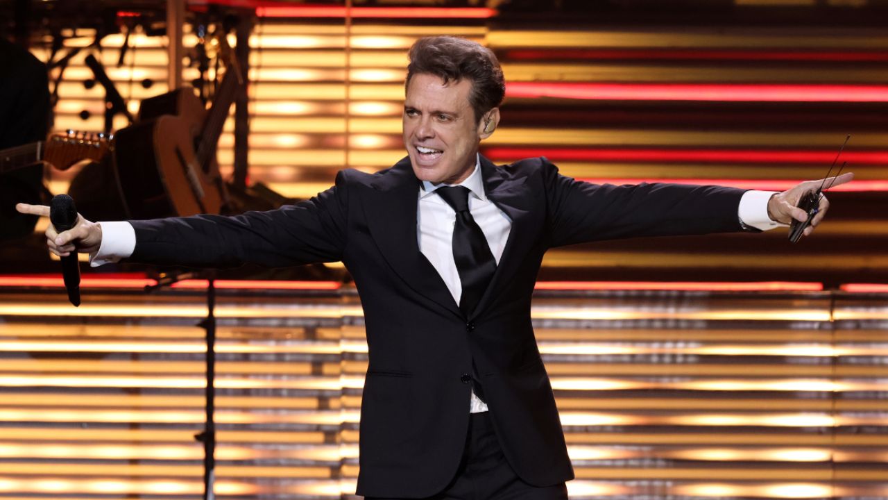Imagen Principal de Nota: Luis Miguel se esconde de fanática que intentó grabarlo en restaurante