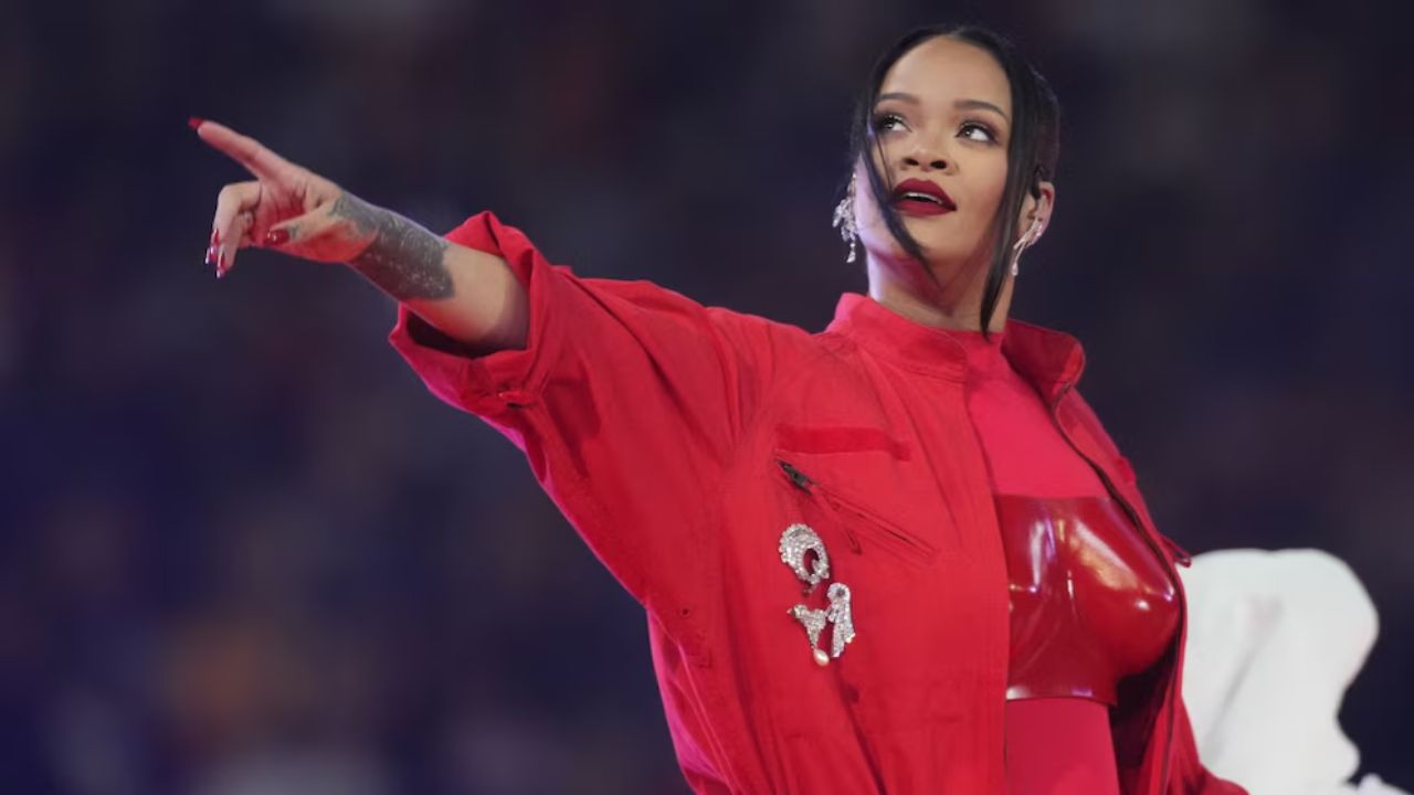 Imagen Principal de Nota: Niña hondureña impresiona a Rihanna en su rueda de prensa
