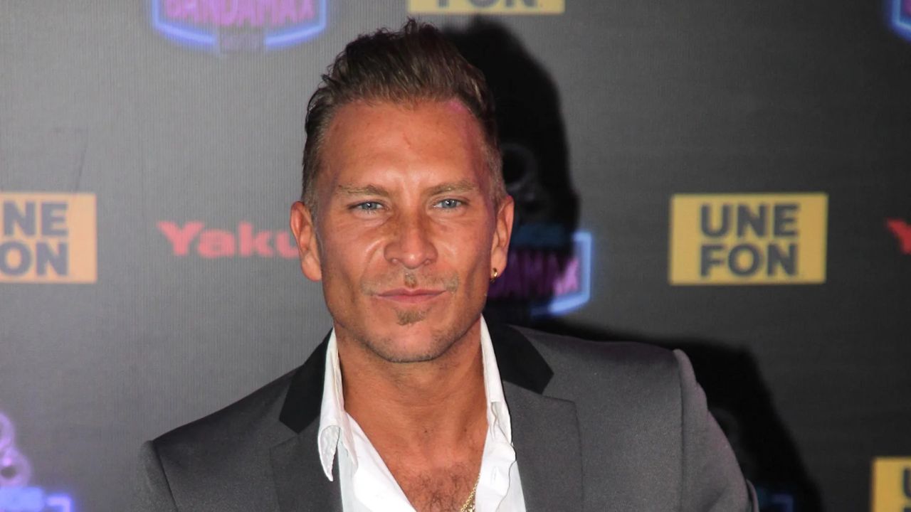 Imagen Principal de Nota: Famoso actor anunció que perdió la audición en un oído ¿dejará de actuar?