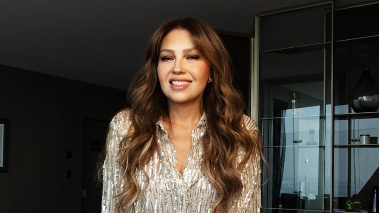 Imagen Principal de Nota: Thalia se 'retira' tras fallecimiento de su hermana