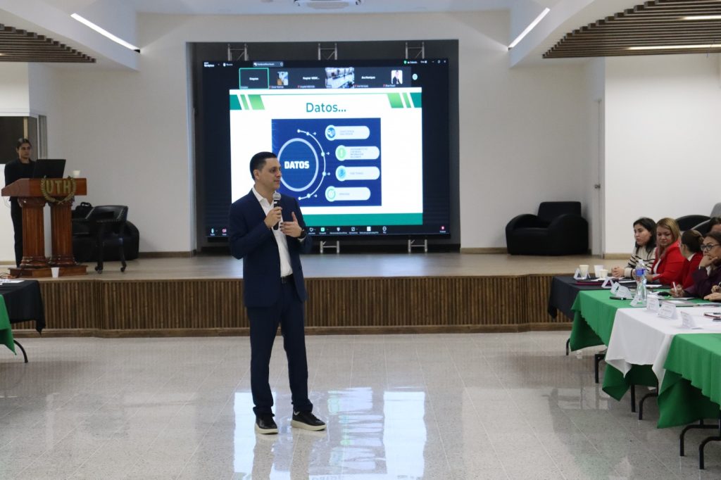 De ingeniero a presentador: ¡Efraín Farach conquista la pantalla chica!