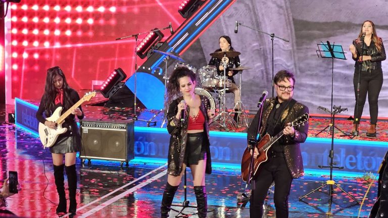 Imagen Principal de Nota: Alex Syntek deslumbró en Teletón 2024