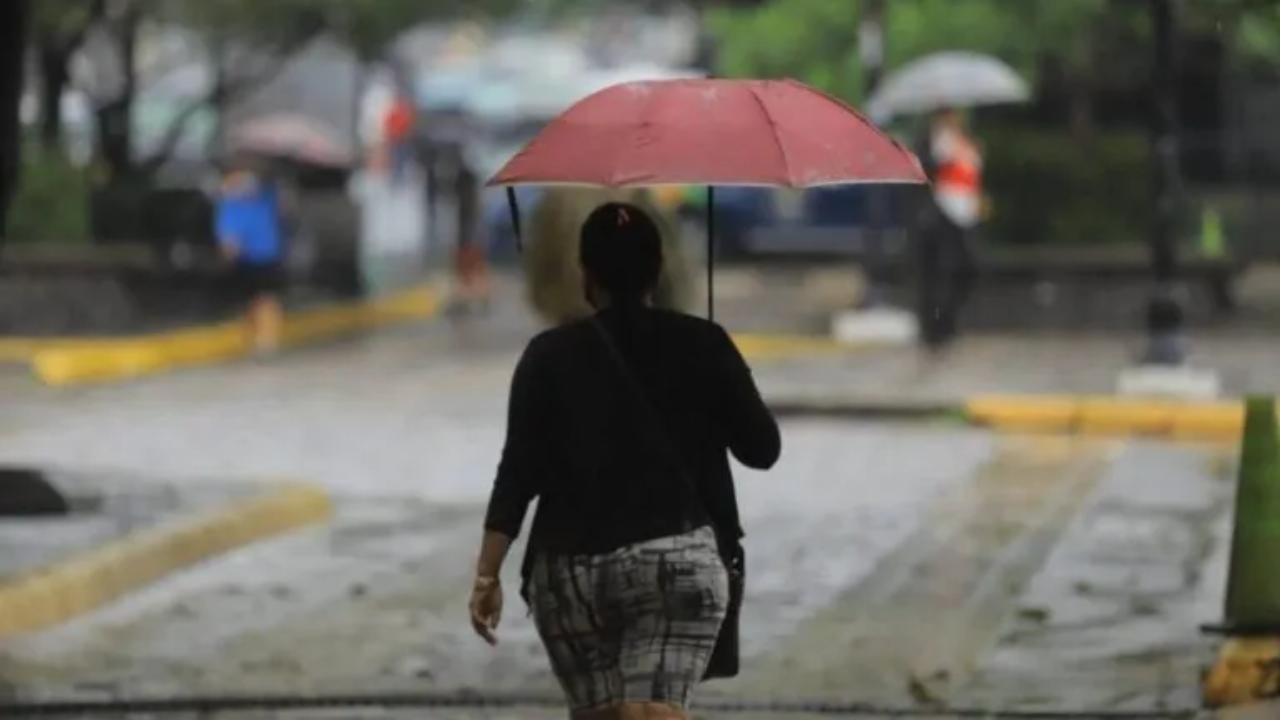 Imagen Principal de Nota: Lluvias y chubascos moderados se esperan este domingo