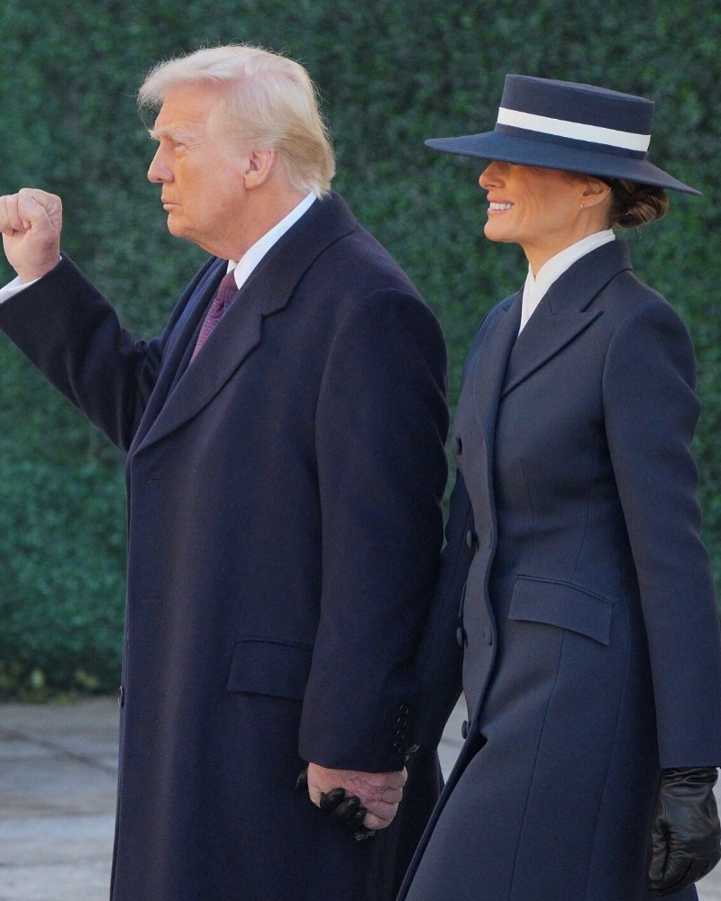Melania Trump deslumbra con un look clásico en la investidura de Donald Trump
