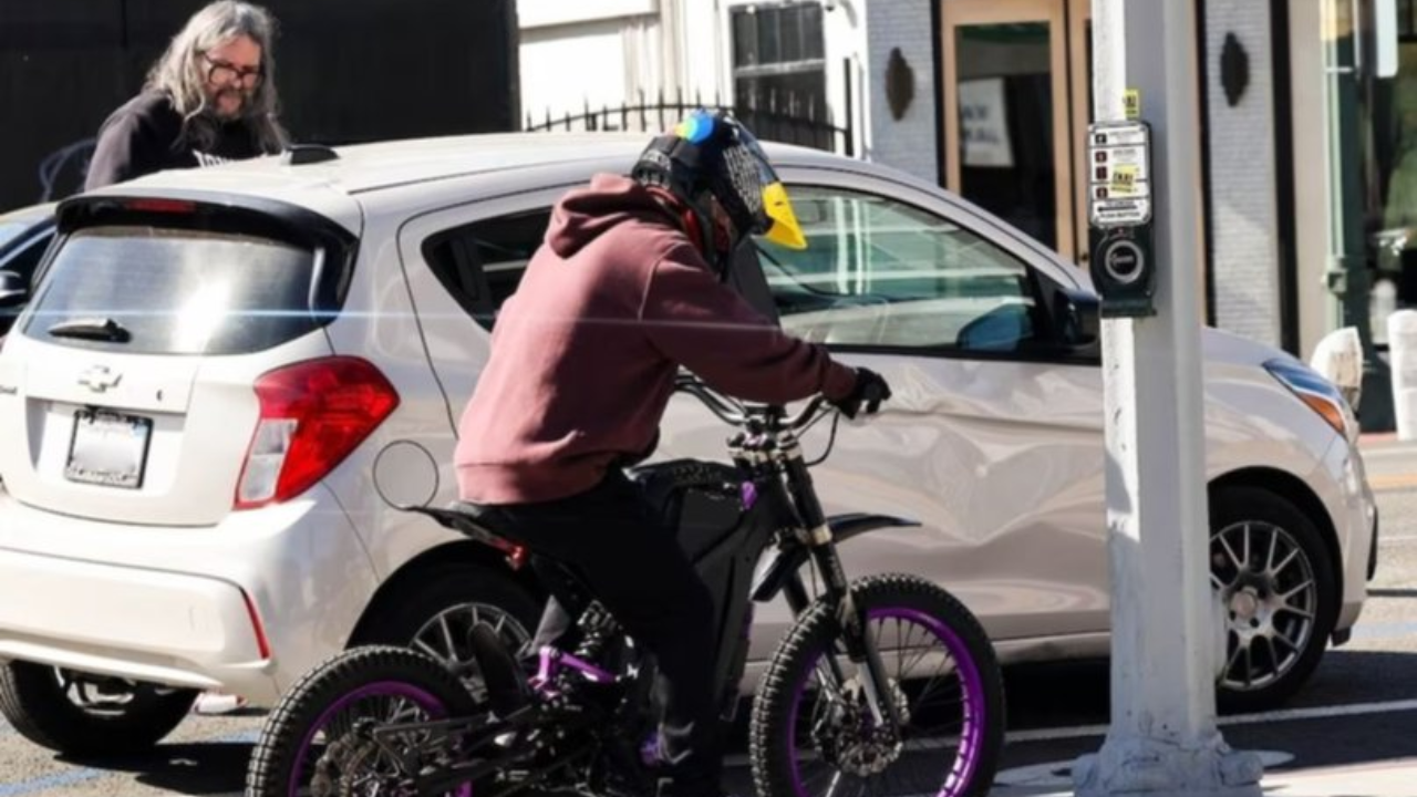 Vehículo blanco donde pax impacto con su bicicleta
