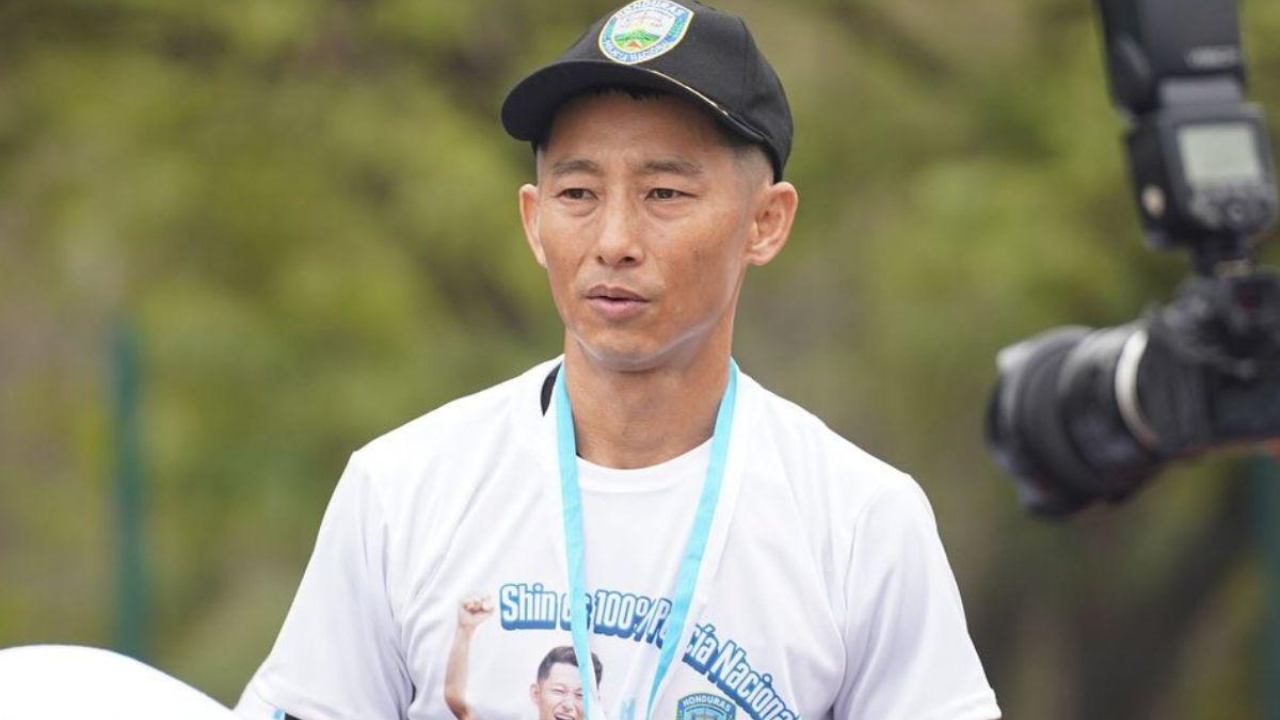 Imagen Principal de Nota: Shin Fujiyama abre nueva cuenta en Facebook: aquí te explicamos por qué