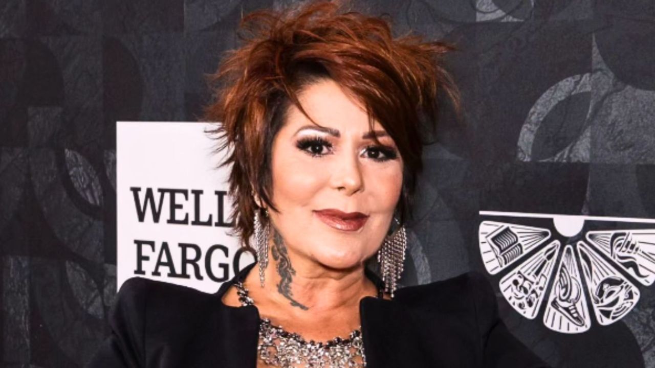 Imagen Principal de Nota: Alejandra Guzman saca de la casa de Silvia Pinal el famoso cuadro pintado por Diego Rivera