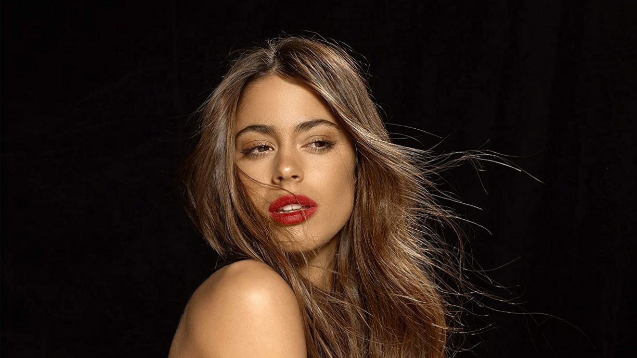 Imagen Principal de Nota: Tini sorprende al mostrar radical cambio ¿se operó?