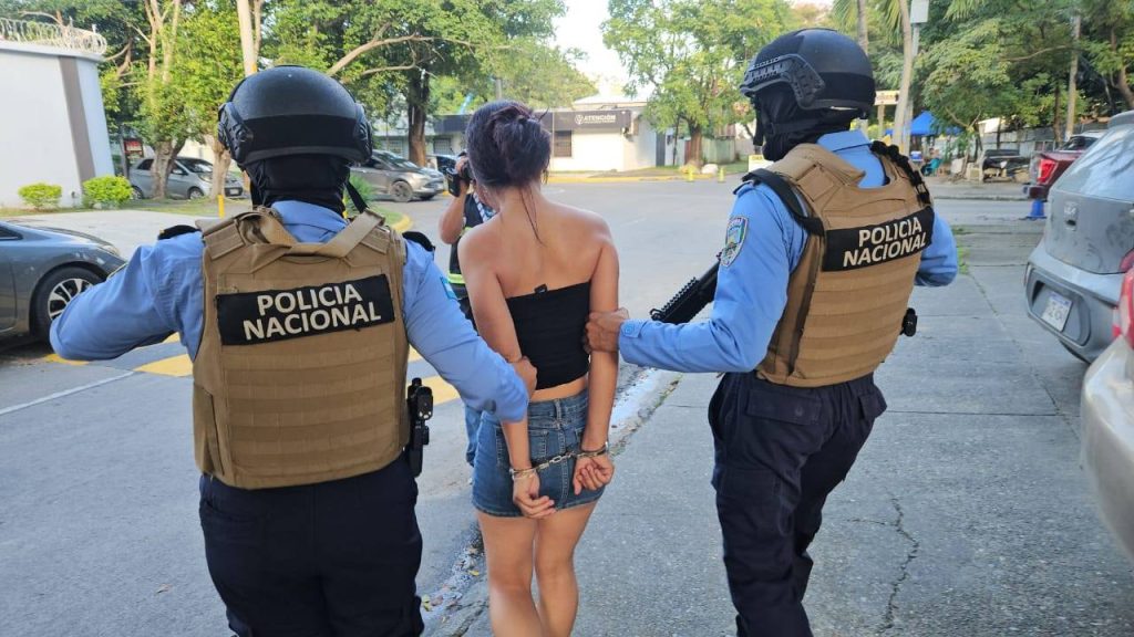 Hondureña detenida