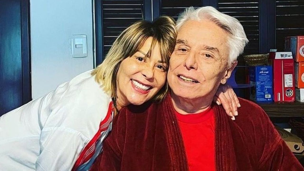 Imagen Principal de Nota: 'Parece cara de Rana' Enrique Guzmán sobre cuadro de Silvia Pinal