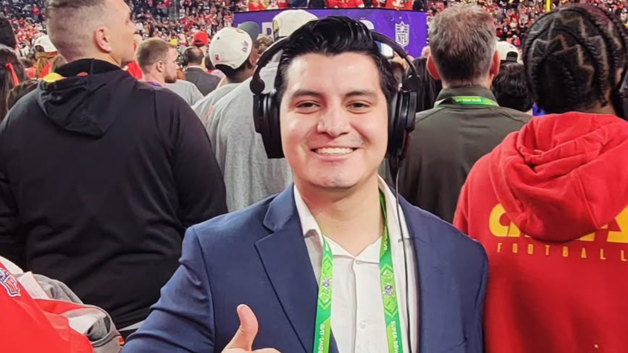 Imagen Principal de Nota: Tragedia en el Super Bowl LIX: Fallece repentinamente el periodista Adán Manzano durante su cobertura