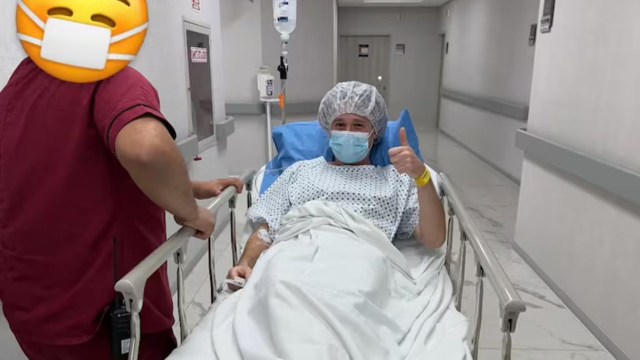 Imagen Principal de Nota: Luisito Comunica hospitalizado en Japón ¿delicado de salud?