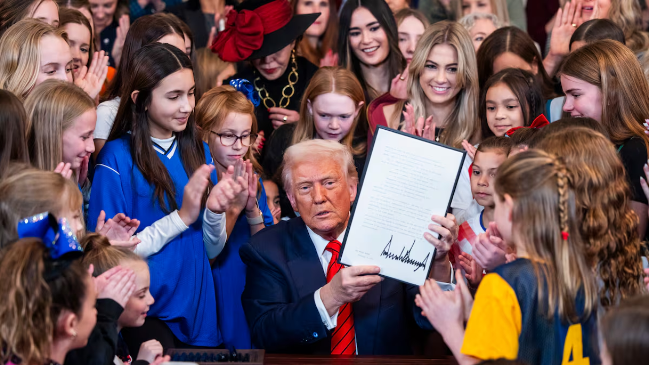Imagen Principal de Nota: Donald Trump prohíbe la participación de mujeres trans en deportes femeninos con nuevo decreto