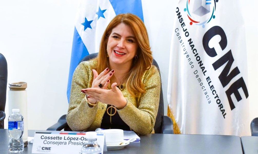Cossette López, actual consejera presidenta CNE