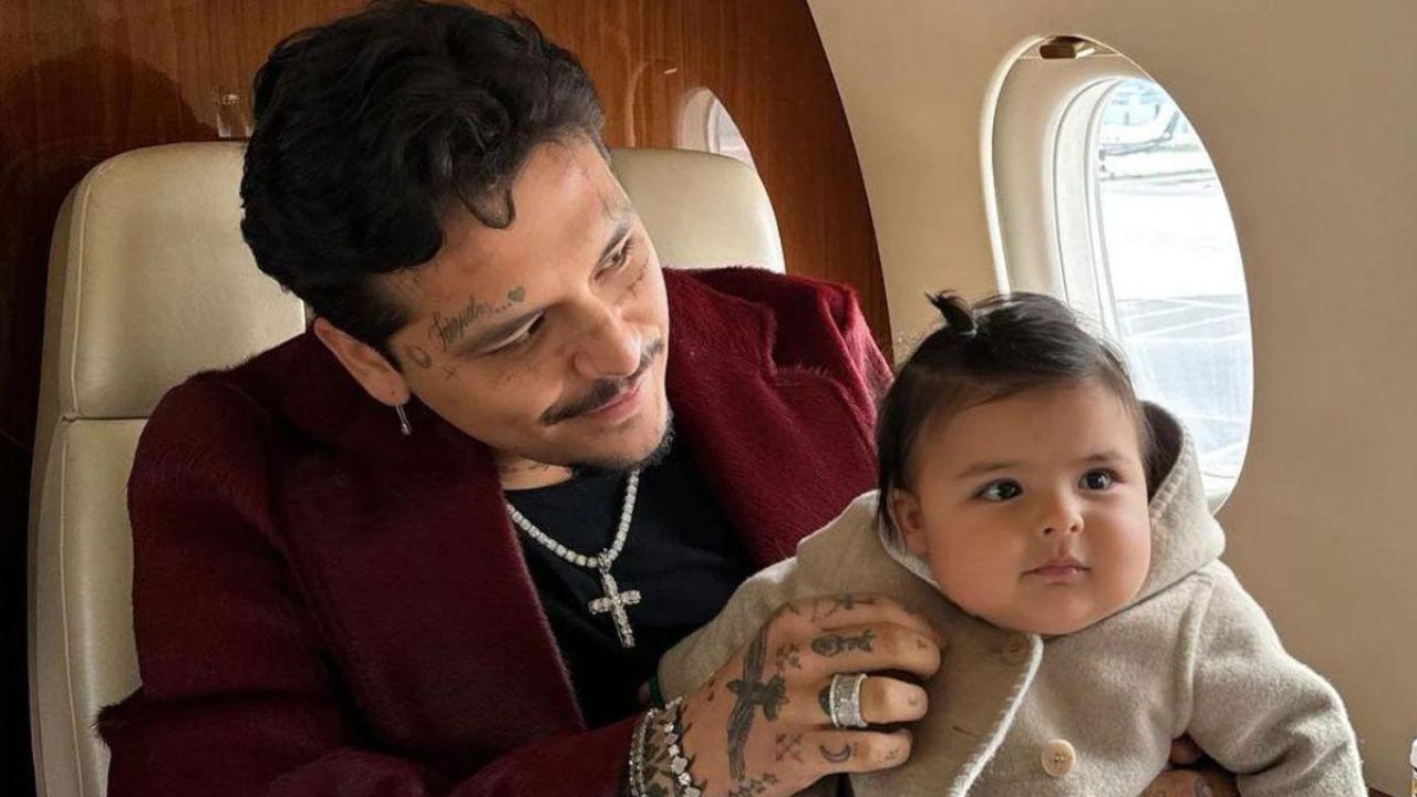 Christian Nodal junto a su hija Inti