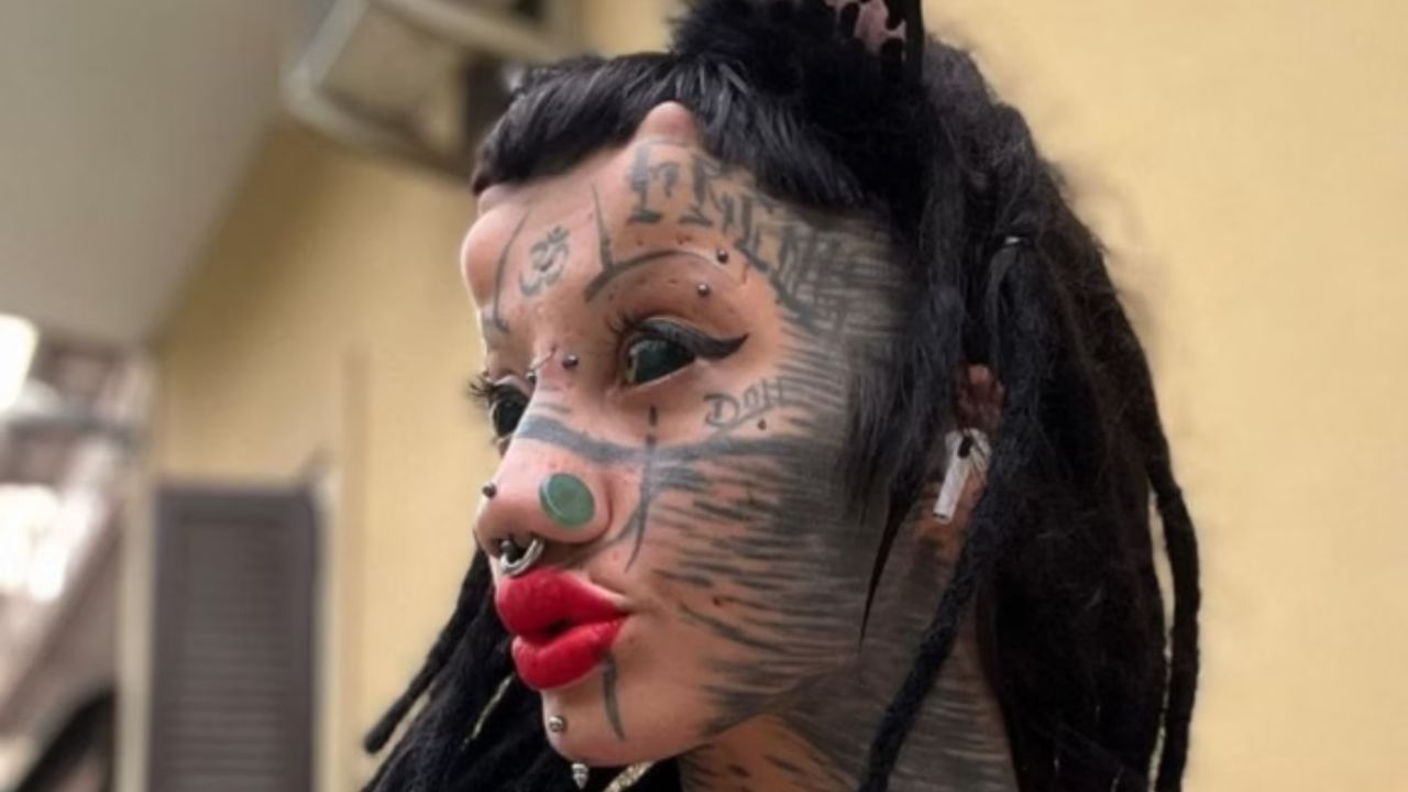 Mujer gata humana