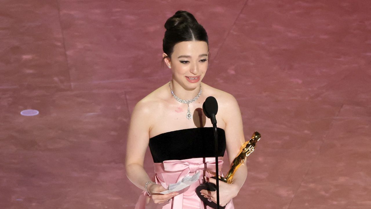 Imagen Principal de Nota: 'Anora' arrasa en los Premios Óscar 2025 con cinco estatuillas