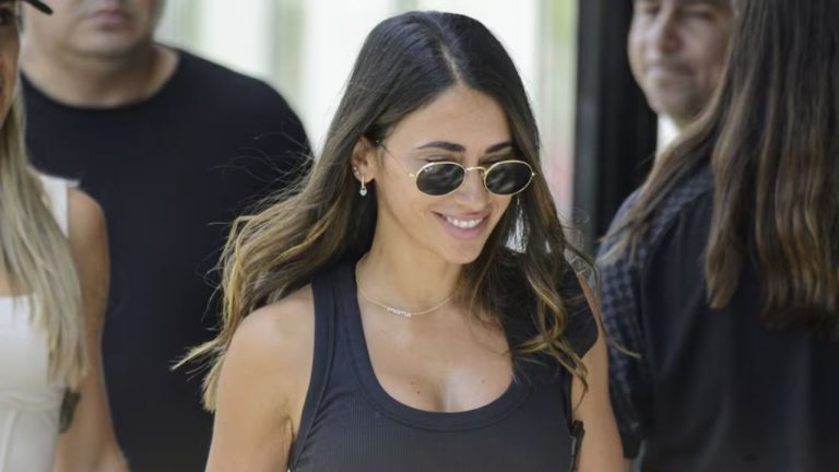 Imagen Principal de Nota: Antonela Roccuzzo enciende las redes con microbikini