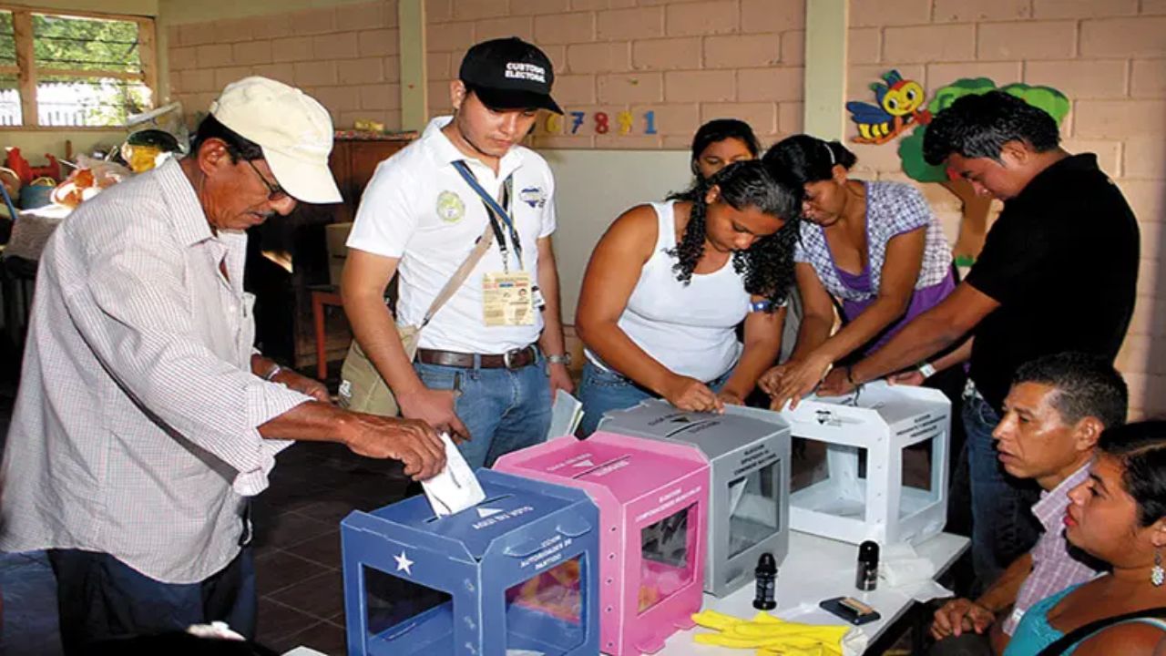 Imagen Principal de Nota: ¿Cómo saber dónde me toca votar en las elecciones 2025?