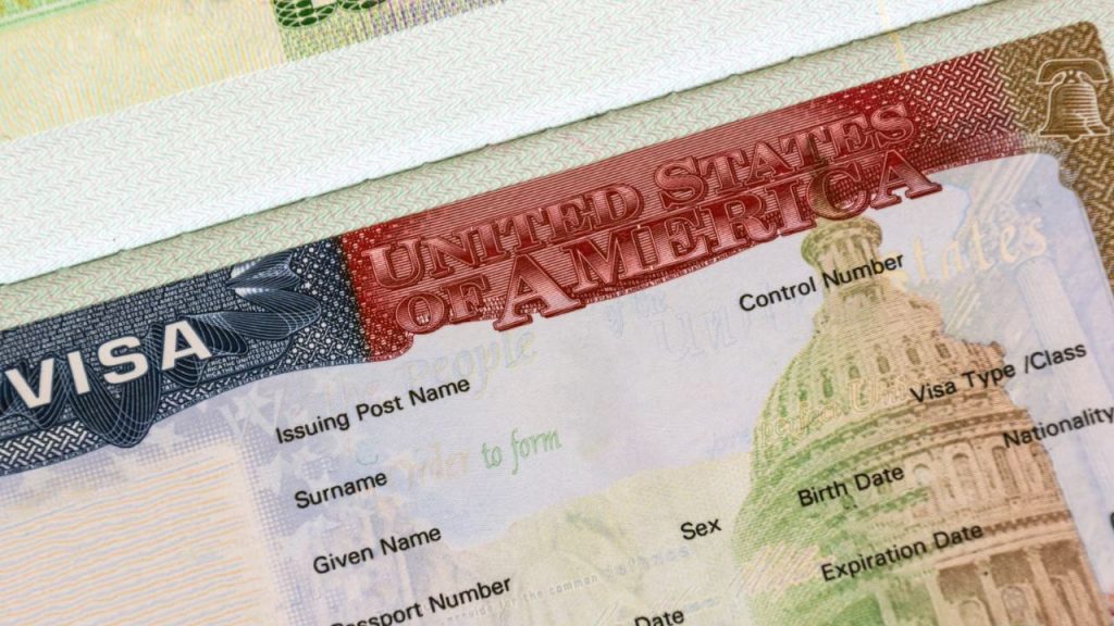 ¿Cómo solicitar o renovar la visa de turista para viajar a Estados Unidos?