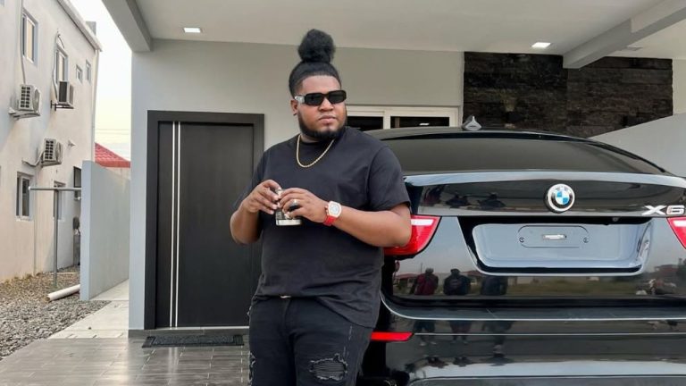 Imagen Principal de Nota: 'La More' lanza fuerte mensaje tras tragedia en Roatán "miedo volar aquí"